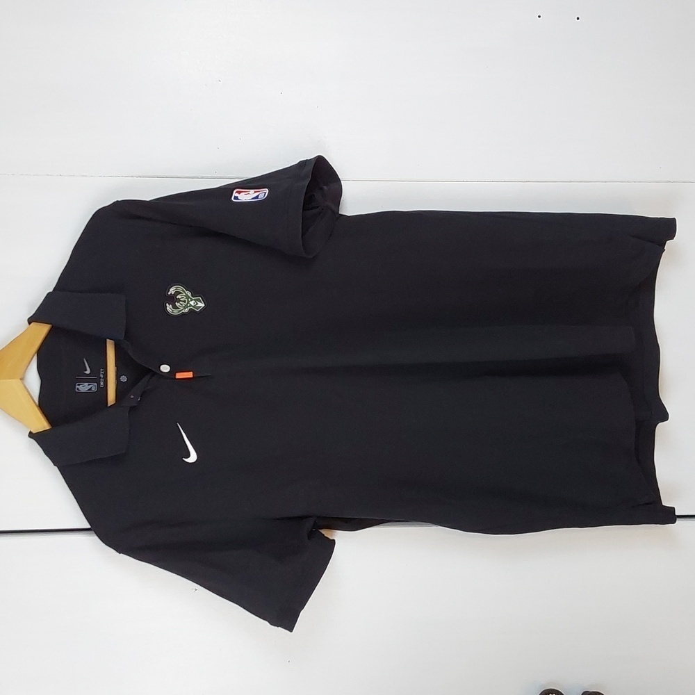 Nike NBA |Dri-FIT Black Polo Shirt CHEST LOGO Milwaukee Bucks Basketball Sz.L